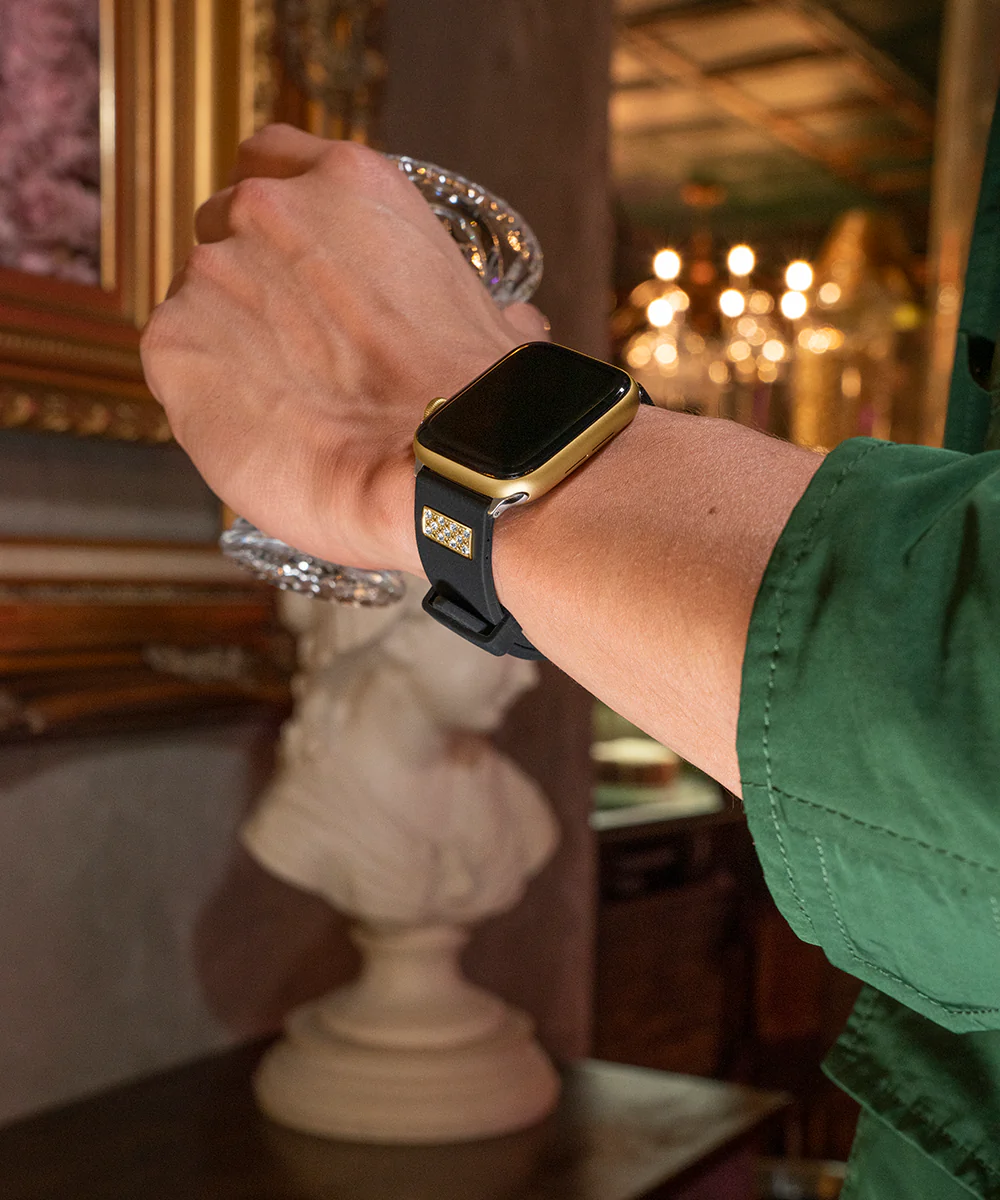 1222-guess-silcone-band-with-crystal-inserts-for-apple-42-44-mm-watch-6.webp GUESS Silcone Band with Crystal inserts for Apple 42-44 mm Watch
