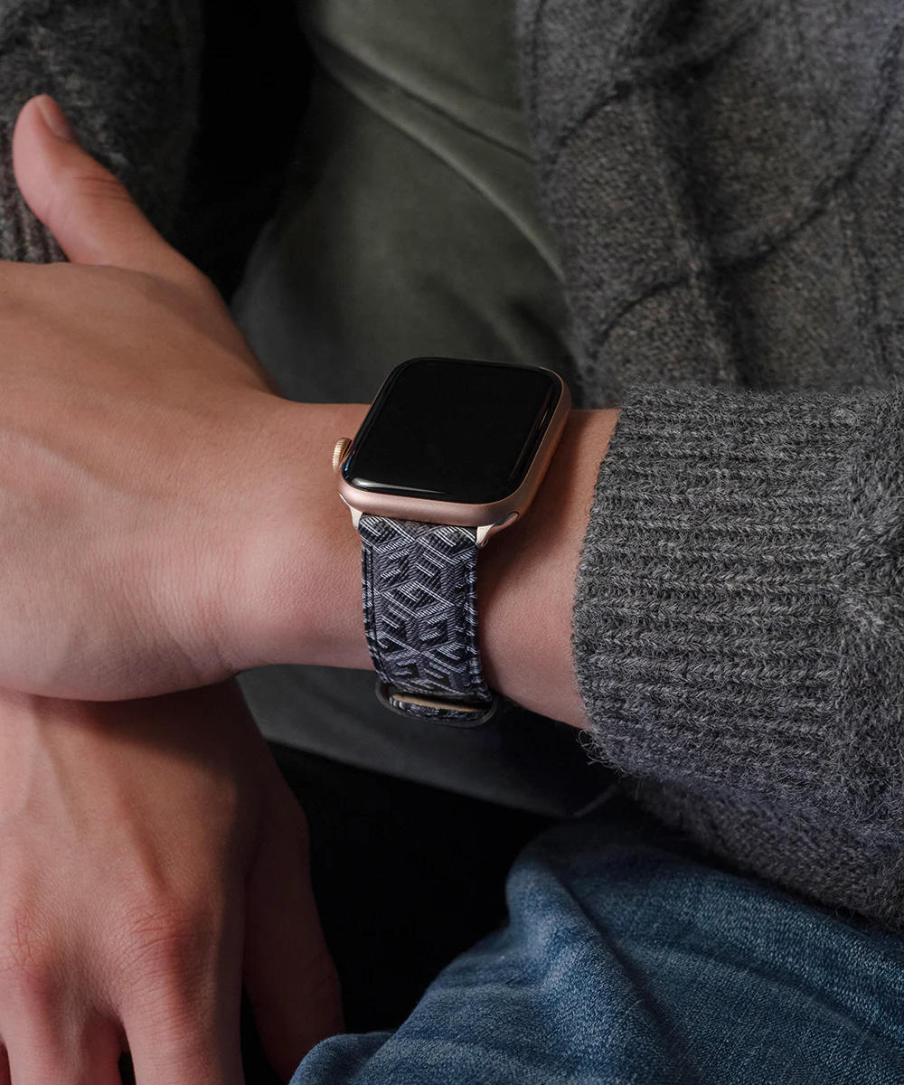 GUESS Logo Leather Band for Apple 42-44 mm Watch