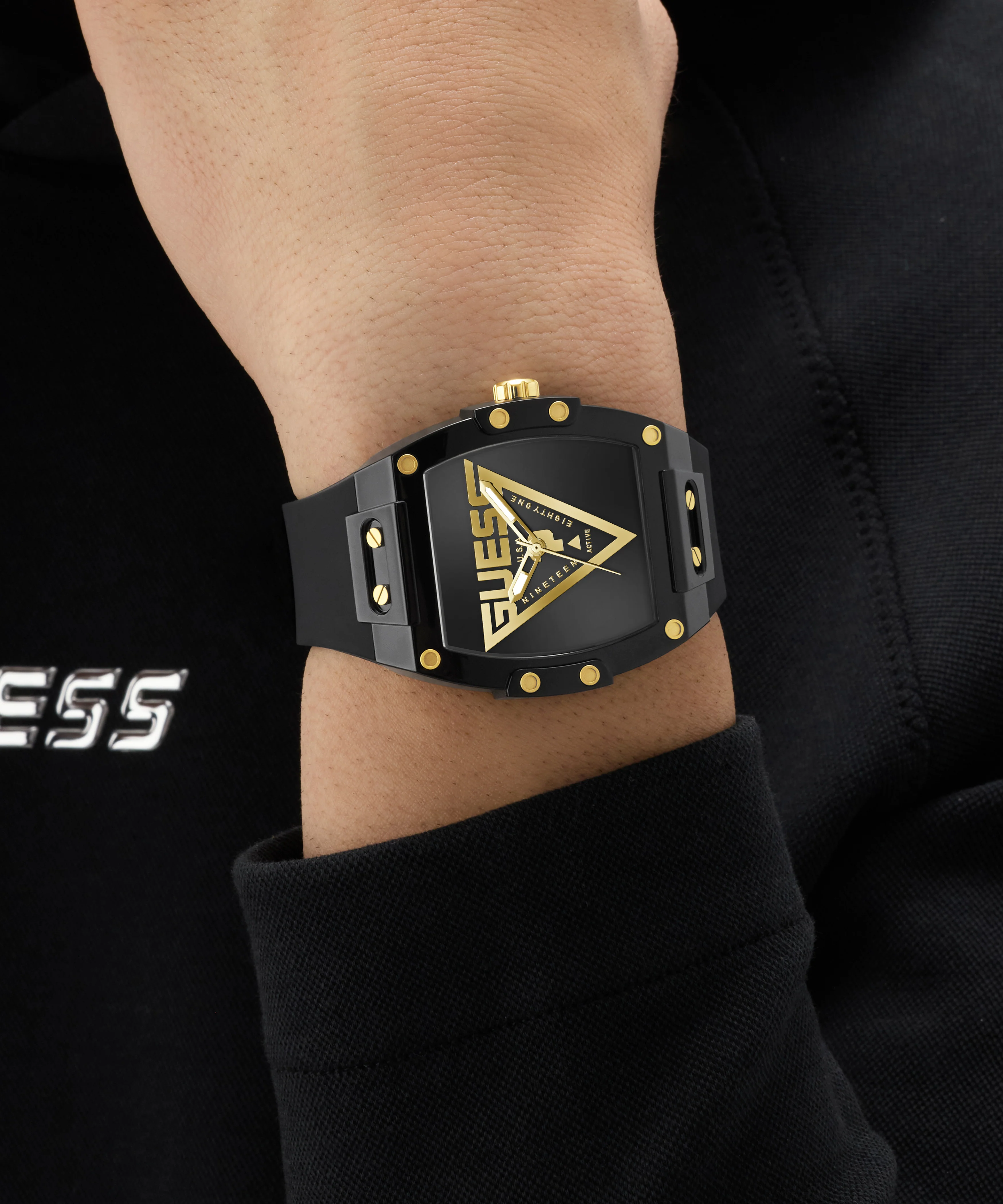 GUESS Mens Black Analog Watch