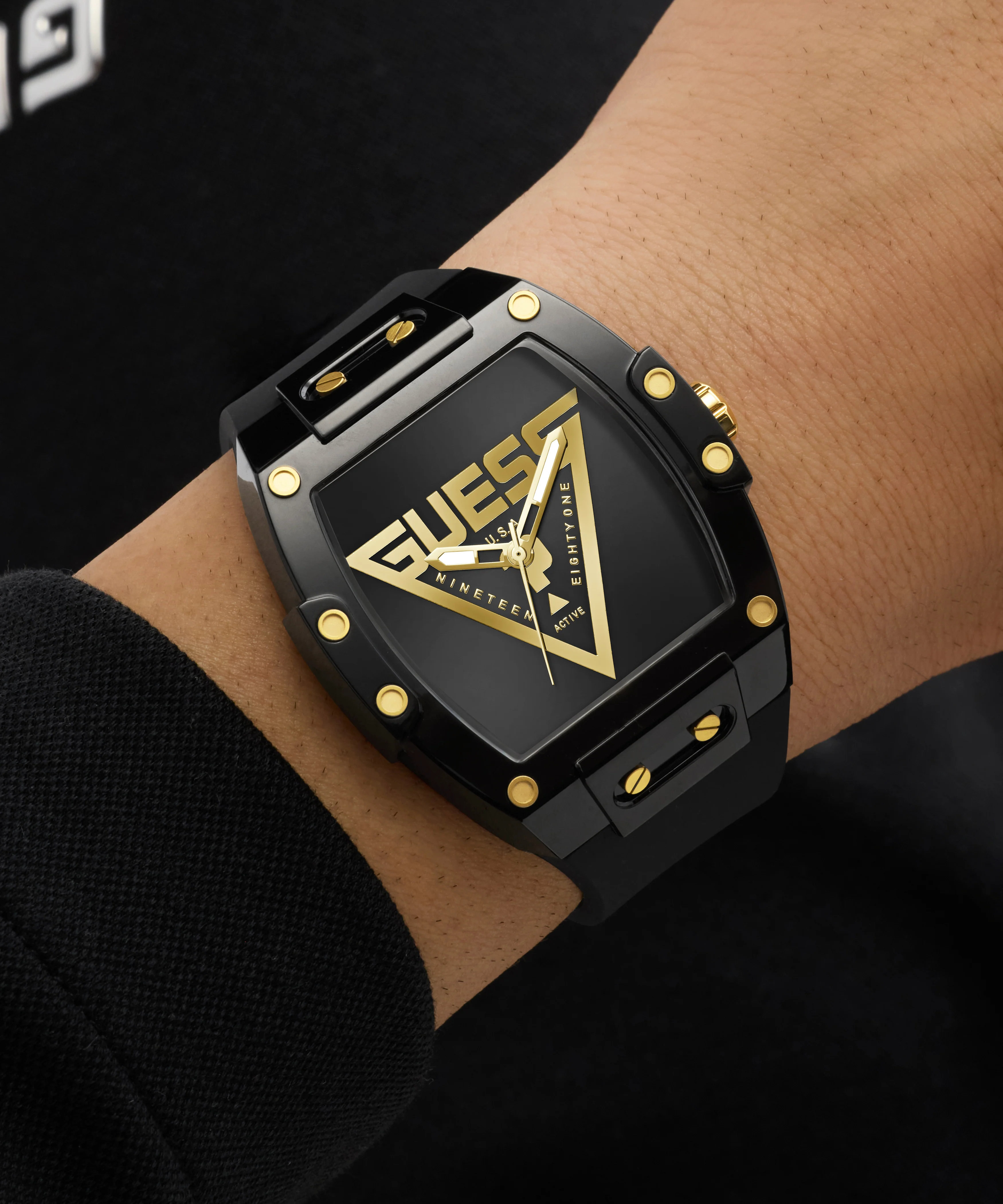 GUESS Mens Black Analog Watch