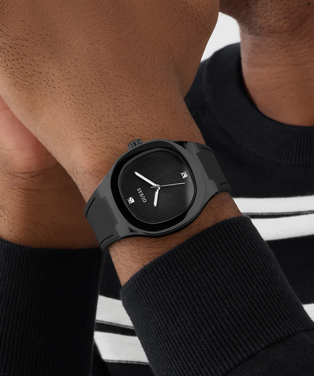 GUESS Mens Black Analog Watch