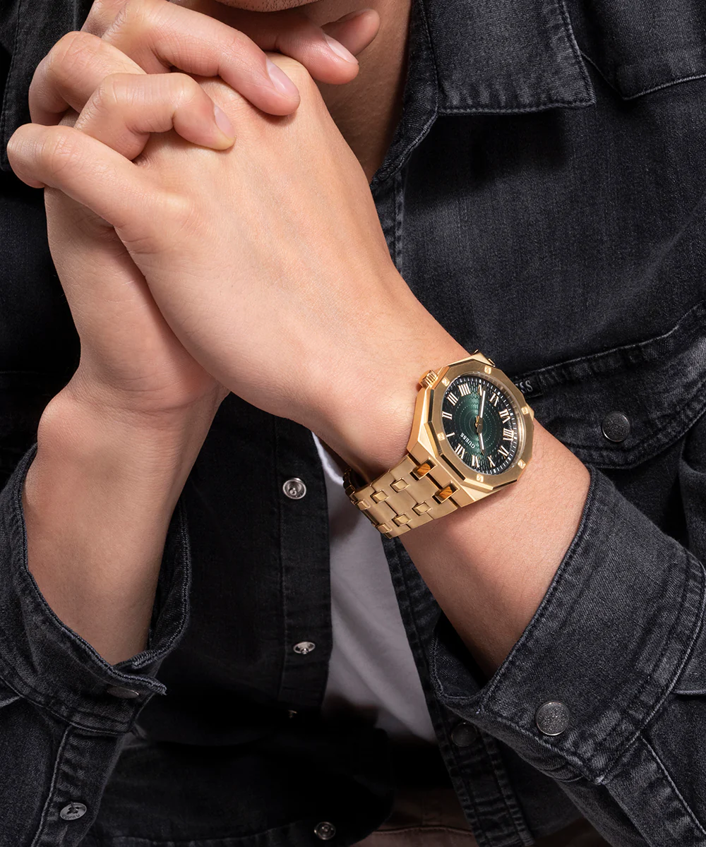 GUESS Mens Gold Tone Analog Watch