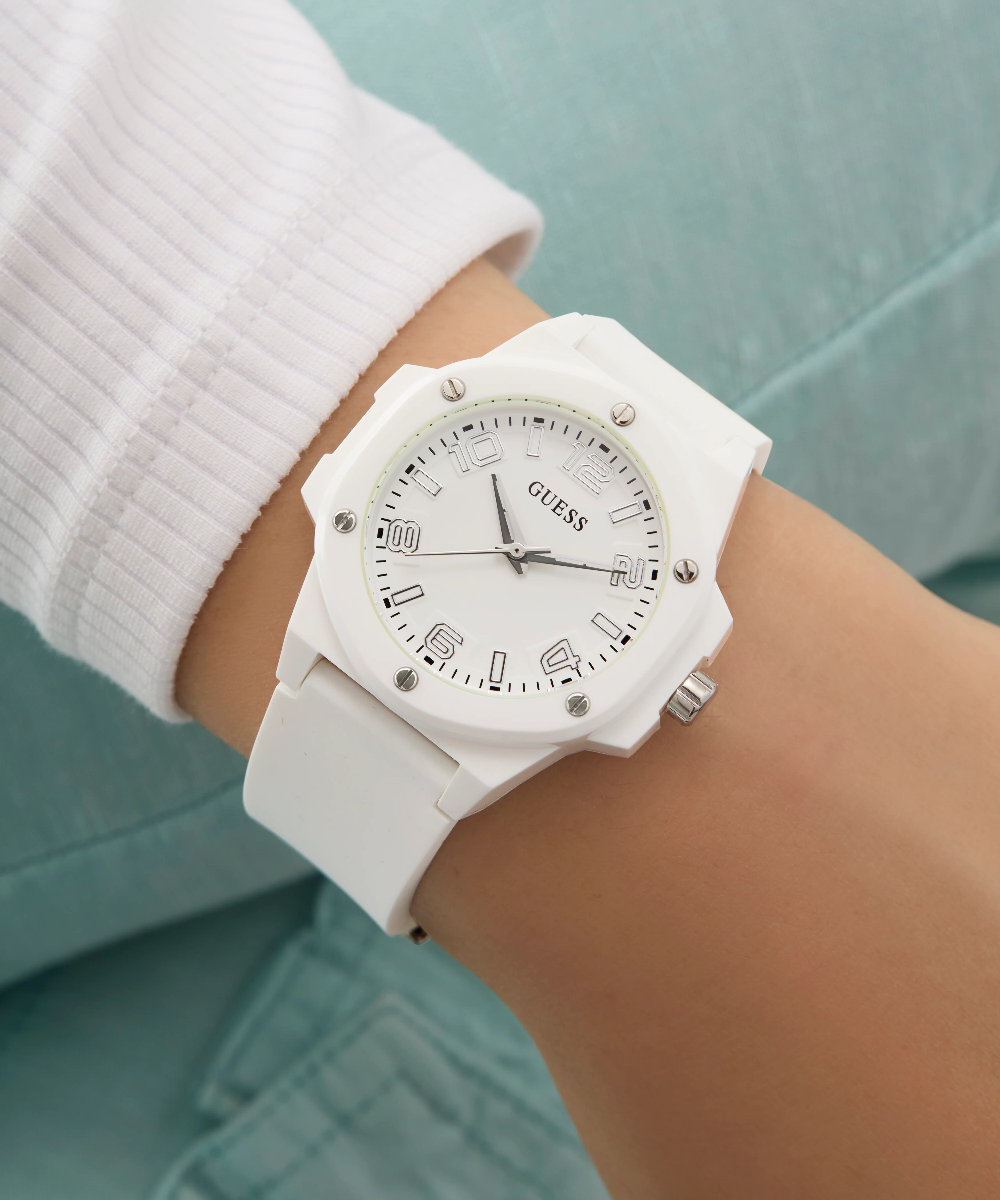 GUESS Ladies White Analog Watch