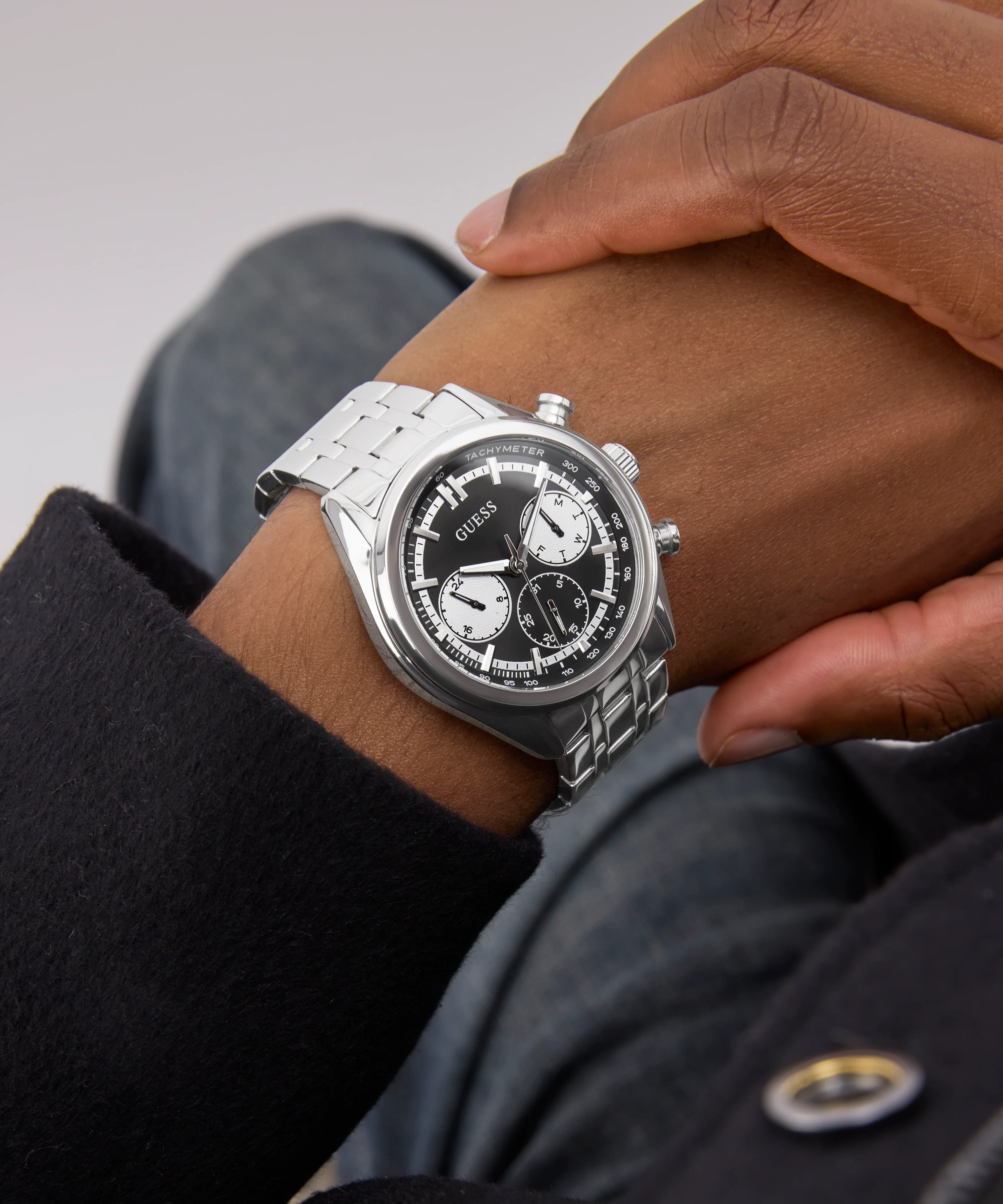 GUESS Mens Silver Tone Multi-function Watch