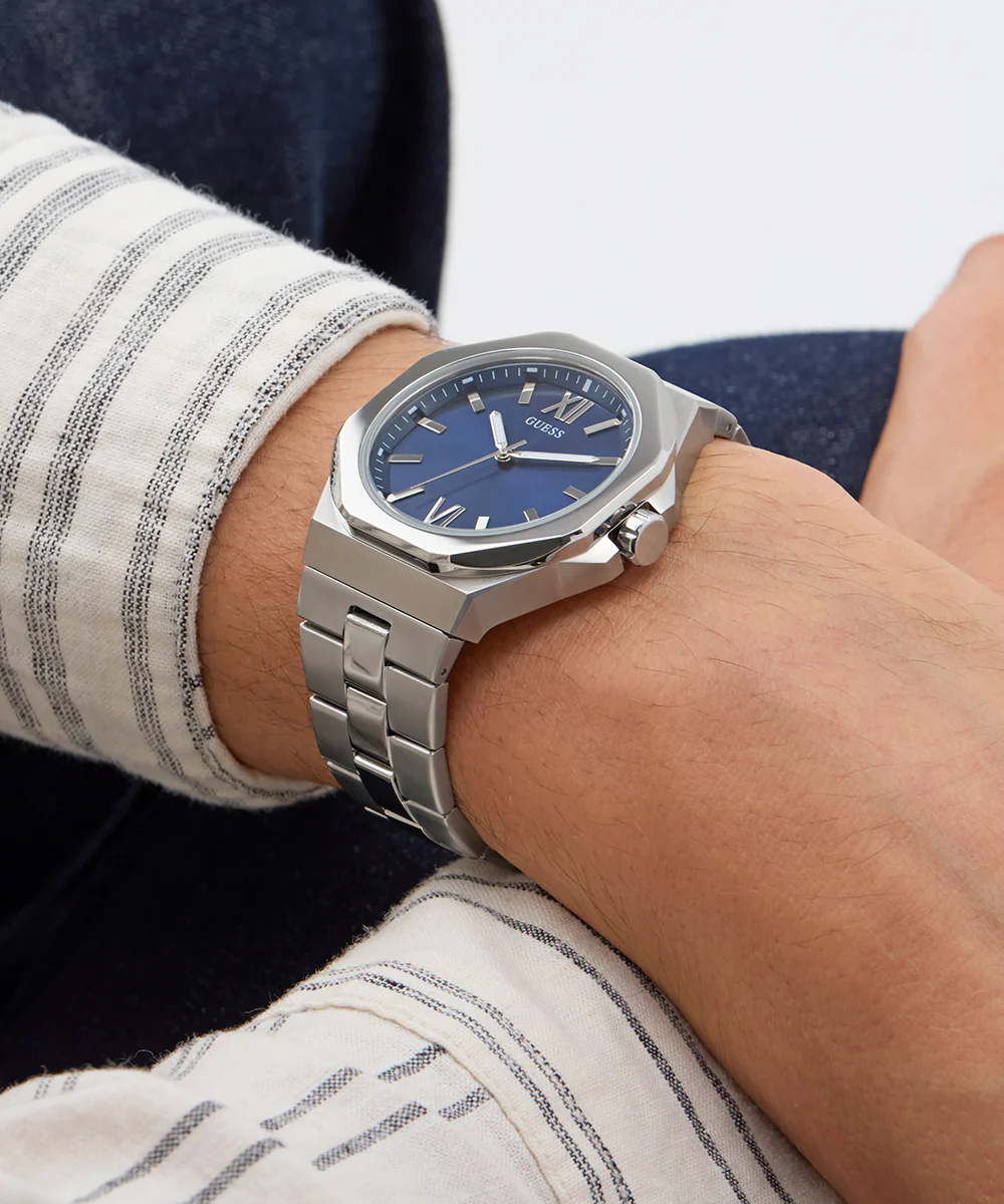 GUESS Mens Silver Tone Analog Watch