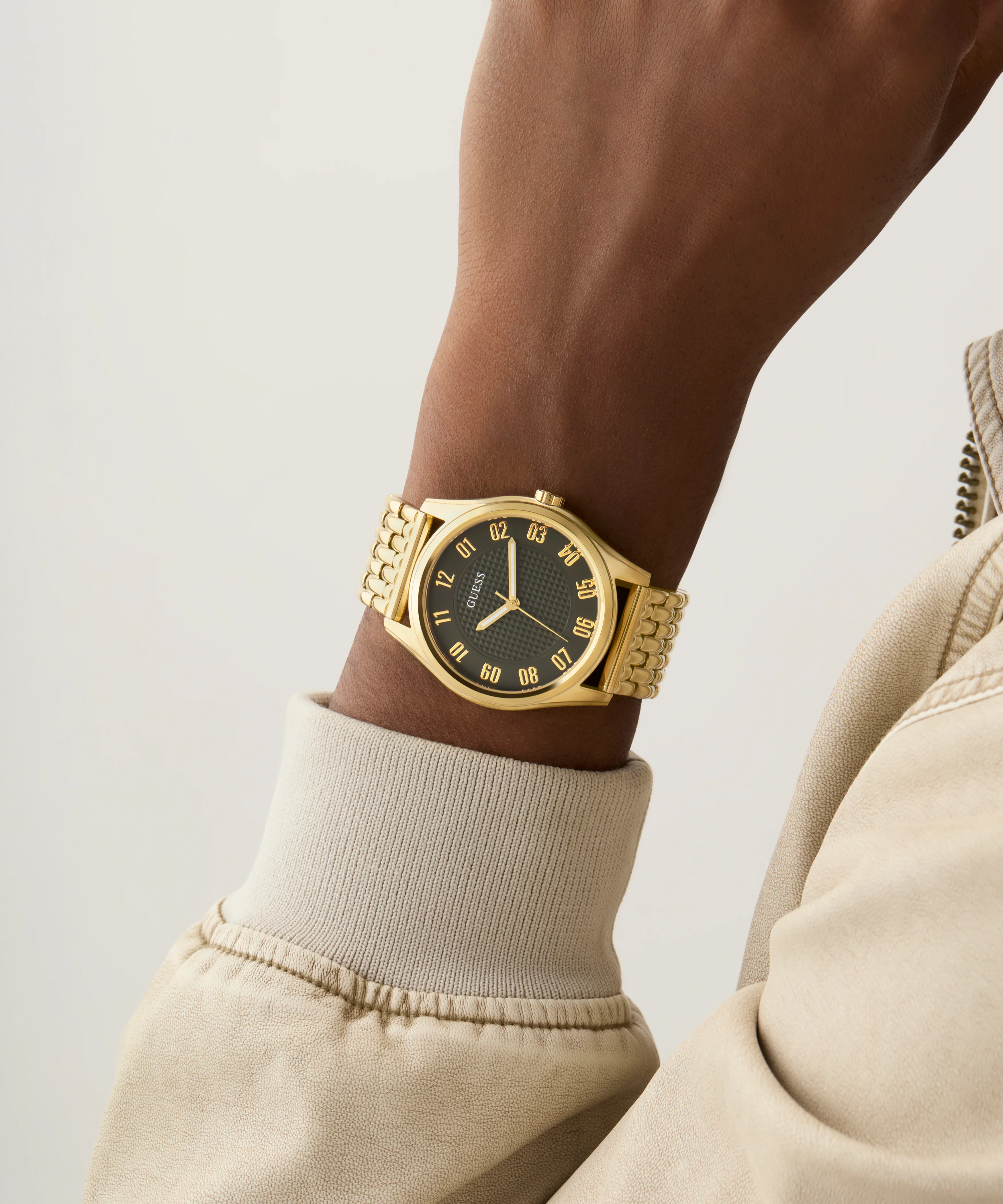 GUESS Mens Gold Tone Analog Watch