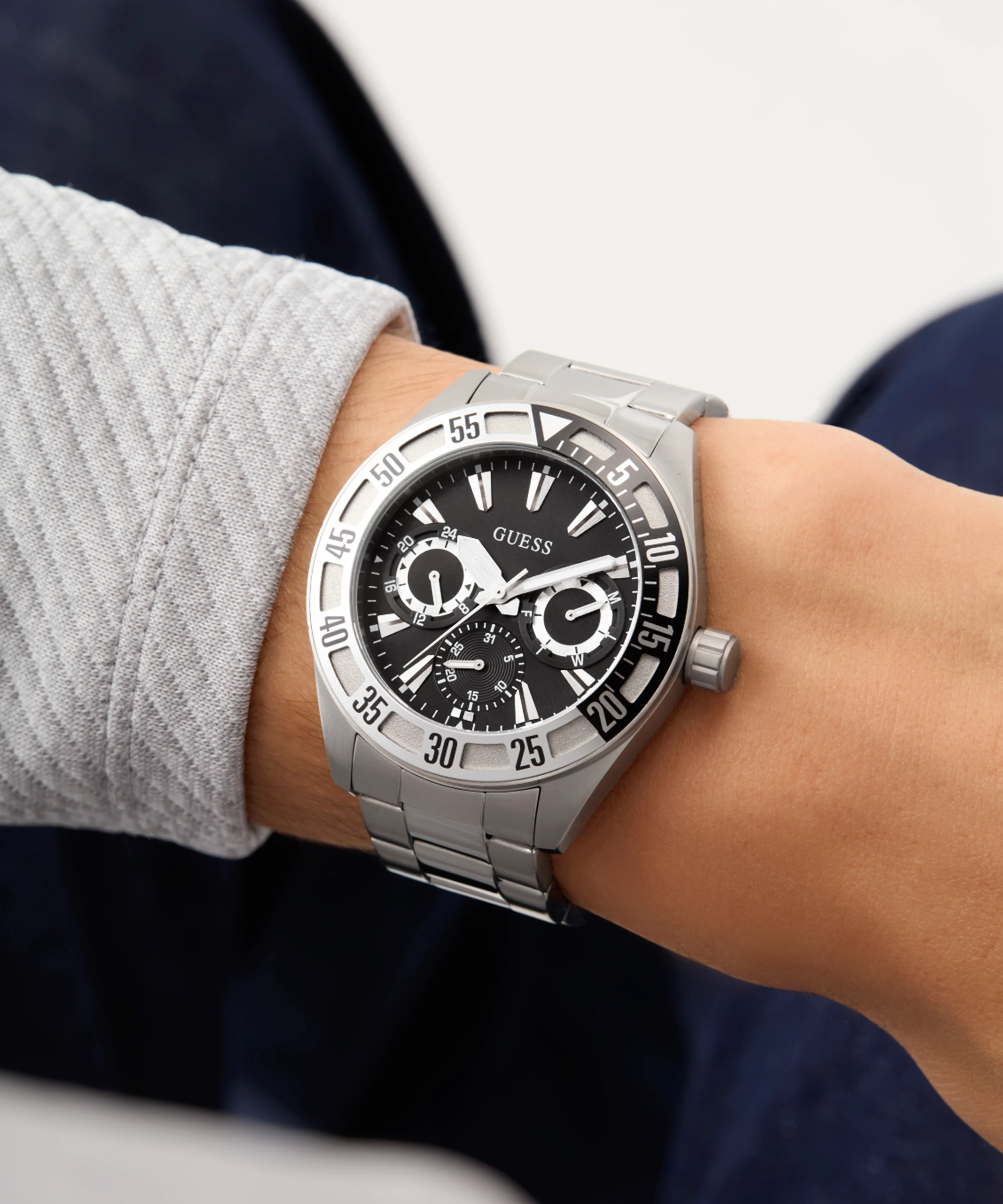 GUESS Mens Silver Tone Multi-function Watch