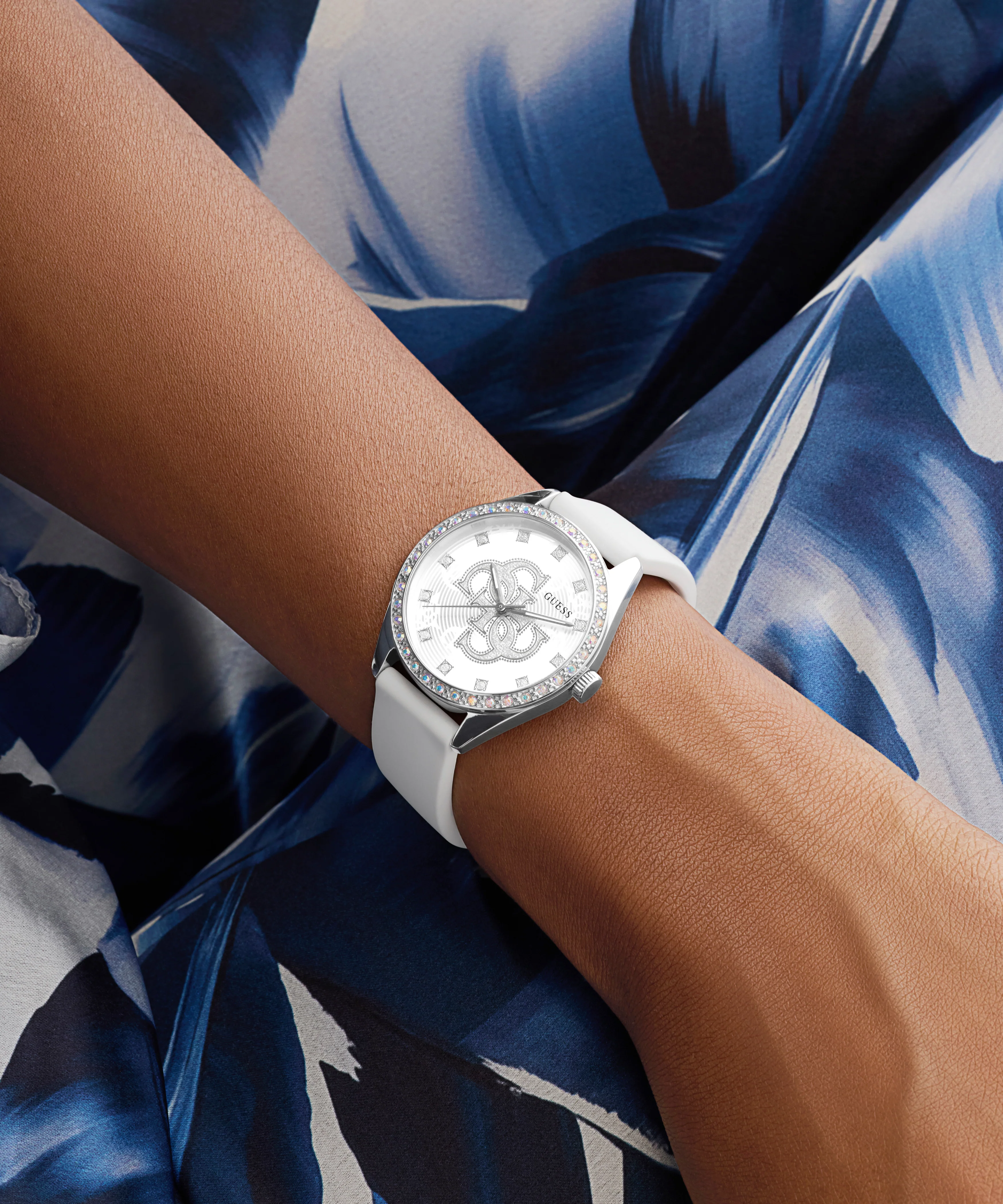 91-guess-ladies-white-silver-tone-analog-watch-5.webp GUESS Ladies White Silver Tone Analog Watch