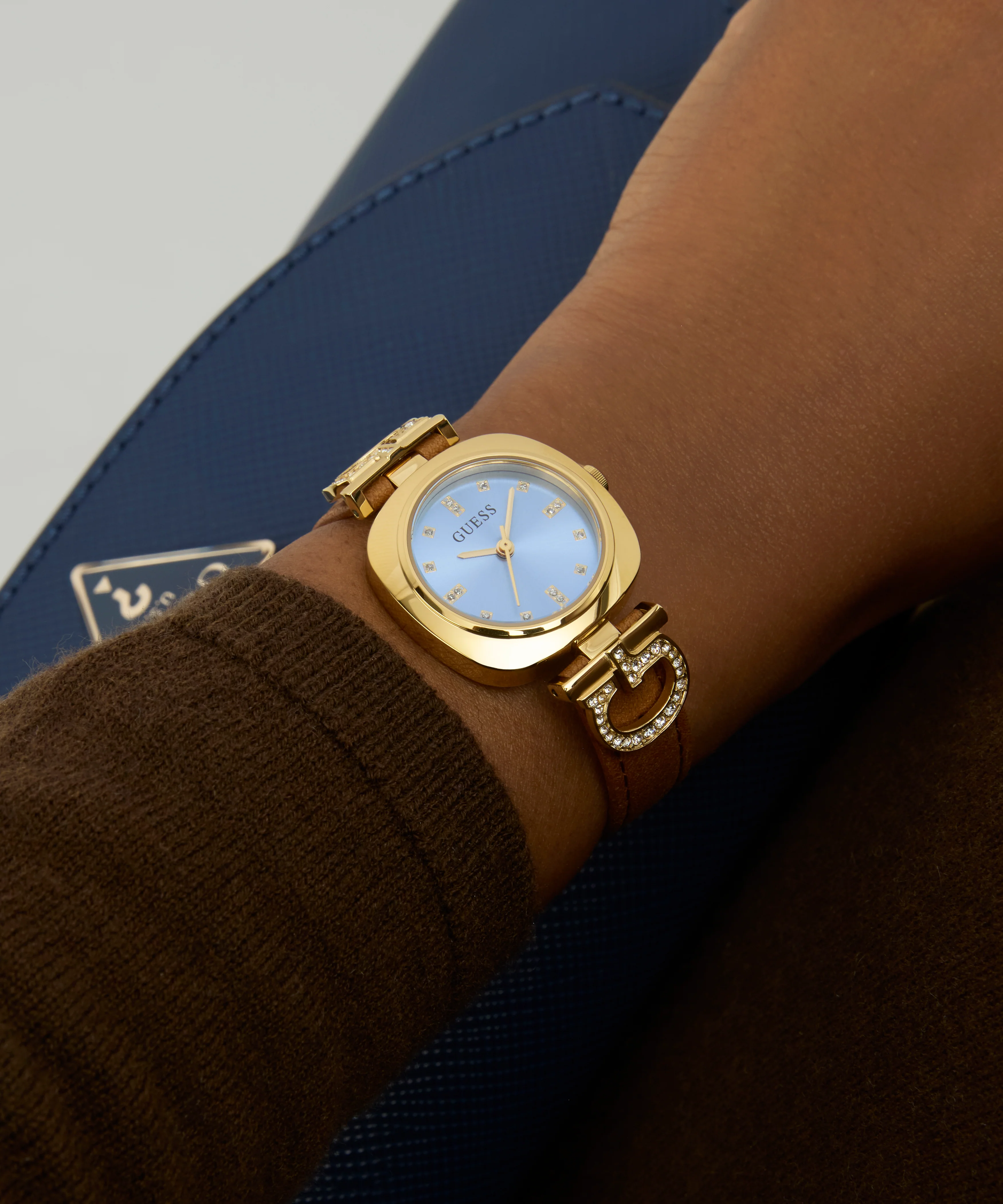 918-guess-ladies-brown-gold-tone-analog-watch-4.webp GUESS Ladies Brown Gold Tone Analog Watch
